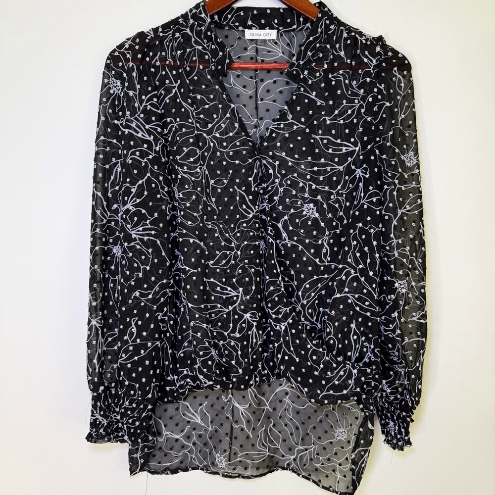 Olivia Grey Floral Faux Wrap Top Size Small